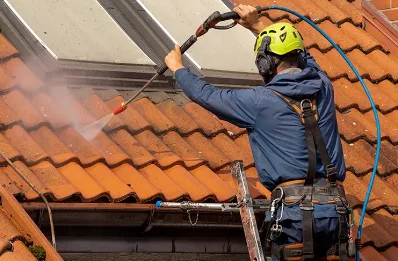 Démoussage et hydrofuge de toiture à Huclier